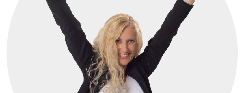 Kontakt zu Karina Treutlein. Foto von ihr innerhalb eines grauen Kreises.